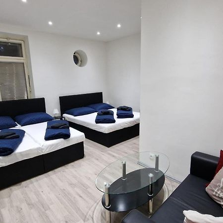 Apartment Flora - Late Check-Out At Noon 12 O Clock For Free Братислава Екстер'єр фото