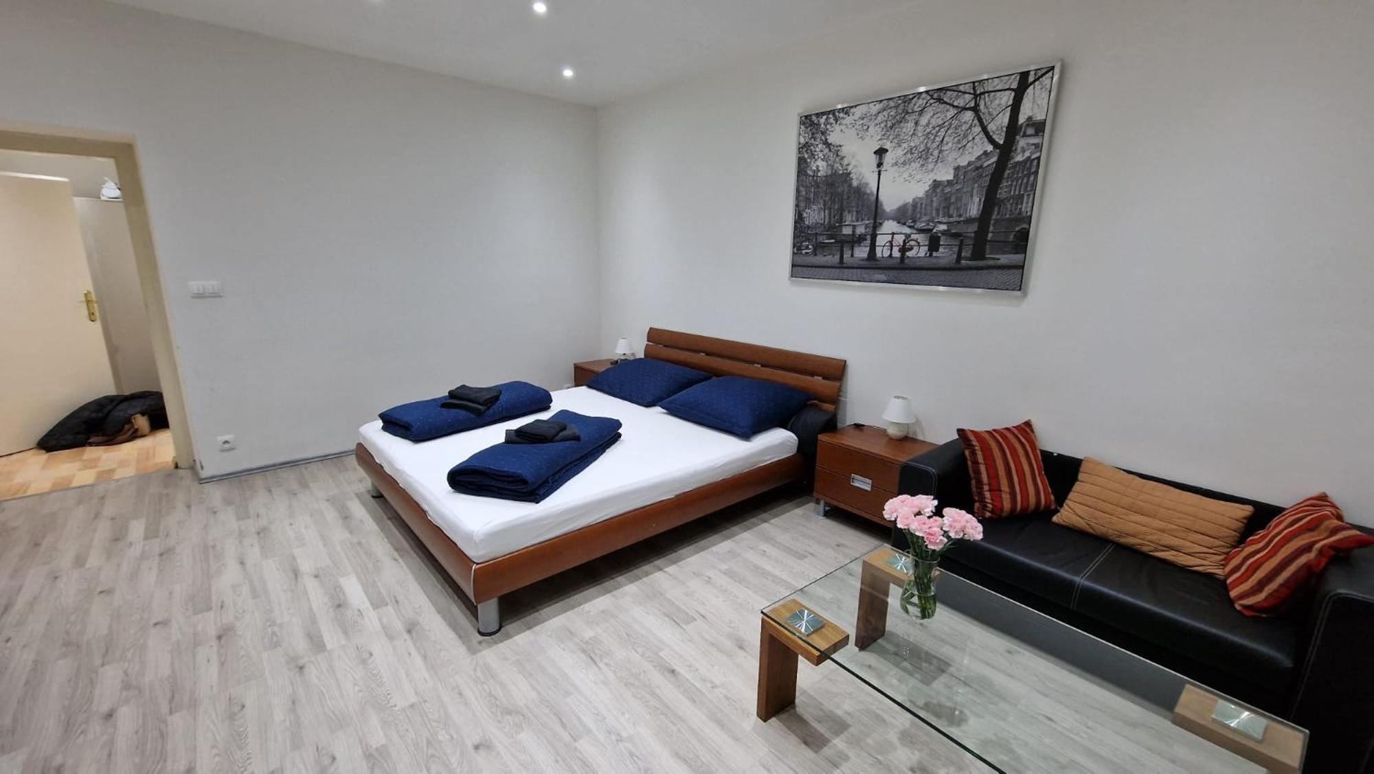 Apartment Flora - Late Check-Out At Noon 12 O Clock For Free Братислава Екстер'єр фото
